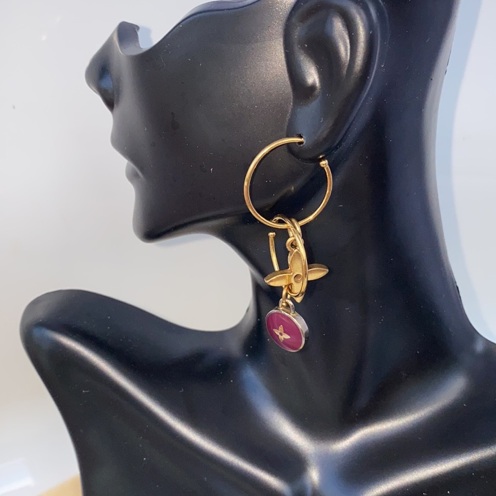 100% Louis Vuitton Pastilles. Earrings Please read 👍